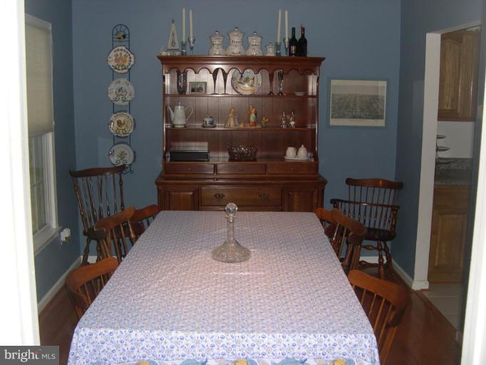 11849 Dunlop Court Reston, VA 20191 - Photo 9 of 26 Dining Room