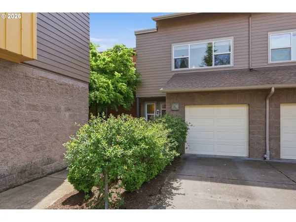$449,000 | 367 Rustic Place, Unit 44, Eugene, OR 97401