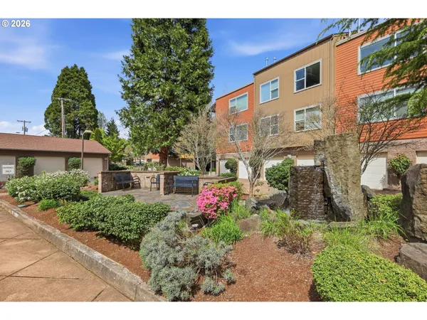 $449,000 | 367 Rustic Place, Unit 44, Eugene, OR 97401