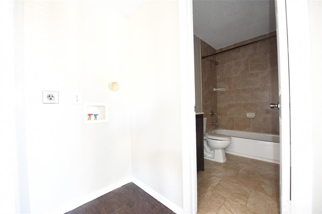 2833 Kings Road, Unit 208 Dallas, TX 75219 - Photo 10 of 16