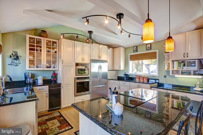 479 Maple Road Severna Park, MD 21146 - Photo 5 of 29 Kitchen