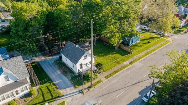 $149,900 | 605 East Empire Street, Bloomington, IL 61701