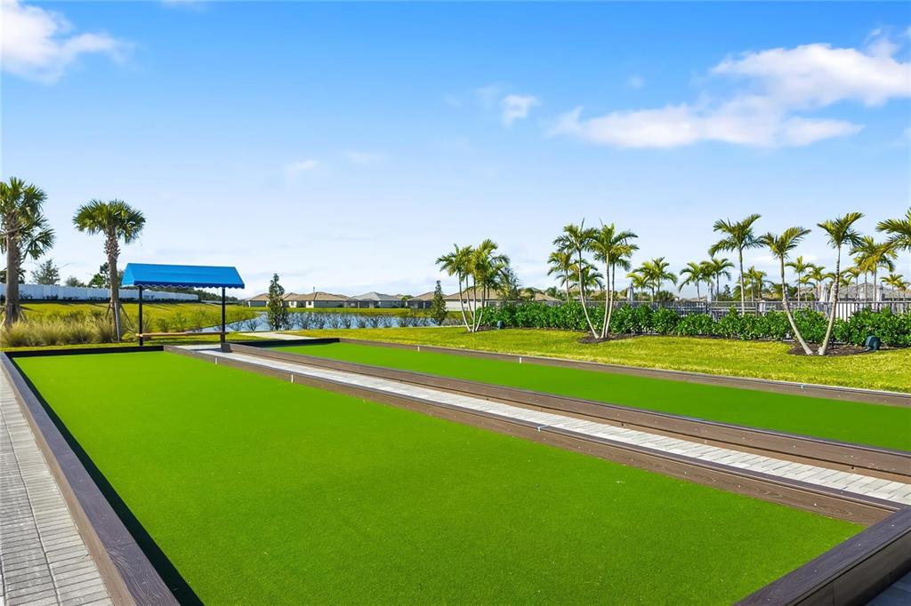 14812 Lyla Terrace Lakewood Ranch, FL 34211 - Photo 54 of 65 a view of a green field with clear sky