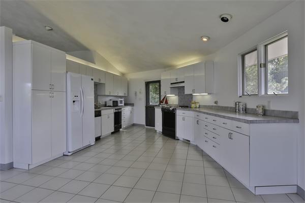 17 Farina Road Hull, MA 02045 - Photo 7 of 10 Gallery Image 7