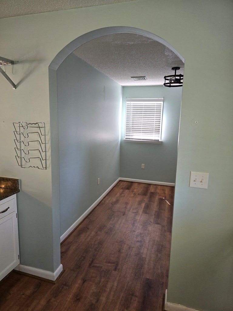 405 Rodefer Street Southwest Abingdon, VA 24210 - Photo 5 of 22 Gallery Image 5