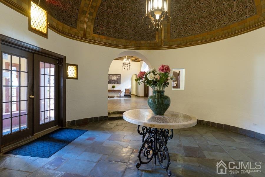 400 Deal Lake Drive, Unit 4G Asbury Park, NJ 07712 - Photo 6 of 20 a vase of flowers sitting on a table