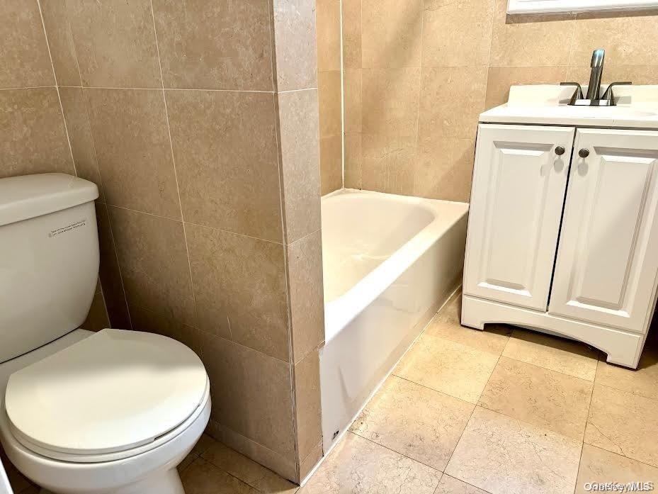 14 Beach Road, Unit 3B Great Neck, NY 11023 - Photo 6 of 13