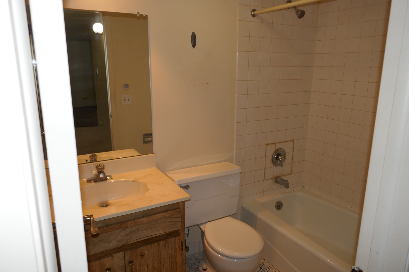603 South River Road, Unit 2M Des Plaines, IL 60016 - Photo 16 of 20