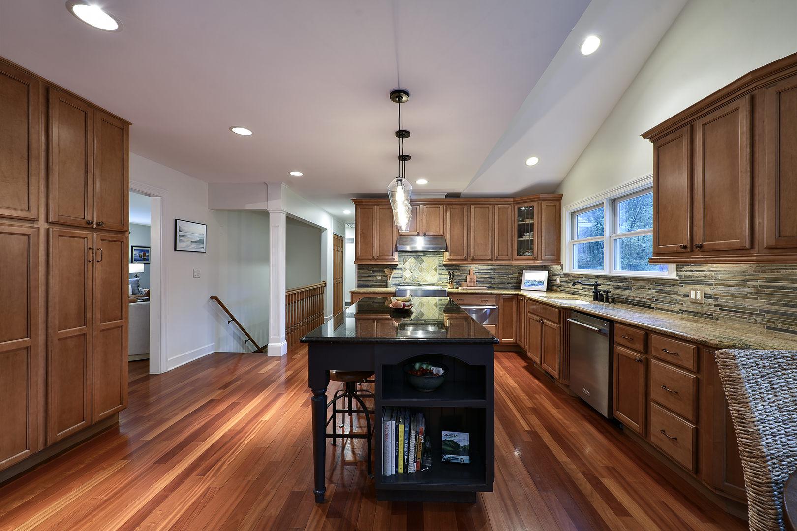 526 North Inverway Road Inverness, IL 60067 - Photo 4 of 19 Gallery Image 4
