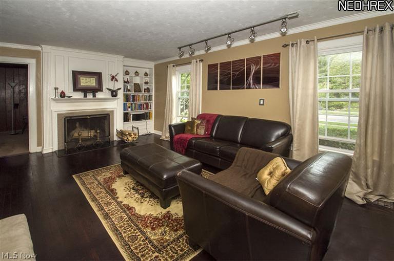 16080 Glynn Road Cleveland, OH 44112 - Photo 3 of 22