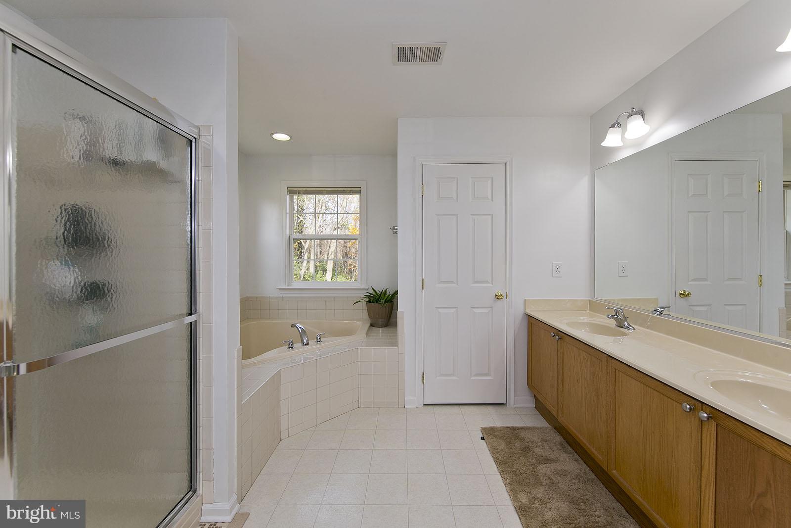 187 Shelby Road Inwood, WV 25428 - Photo 25 of 30 Bath (Master)