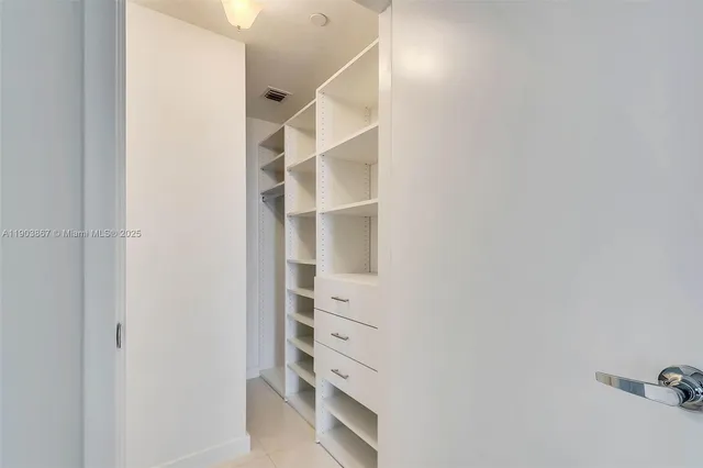 $6,800 | 1010 Brickell Avenue, Unit 4309, Miami, FL 33131