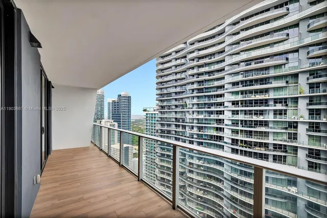 $6,800 | 1010 Brickell Avenue, Unit 4309, Miami, FL 33131
