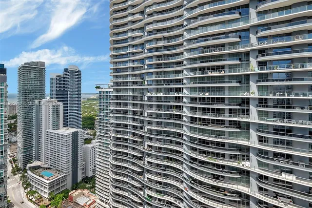 $6,800 | 1010 Brickell Avenue, Unit 4309, Miami, FL 33131