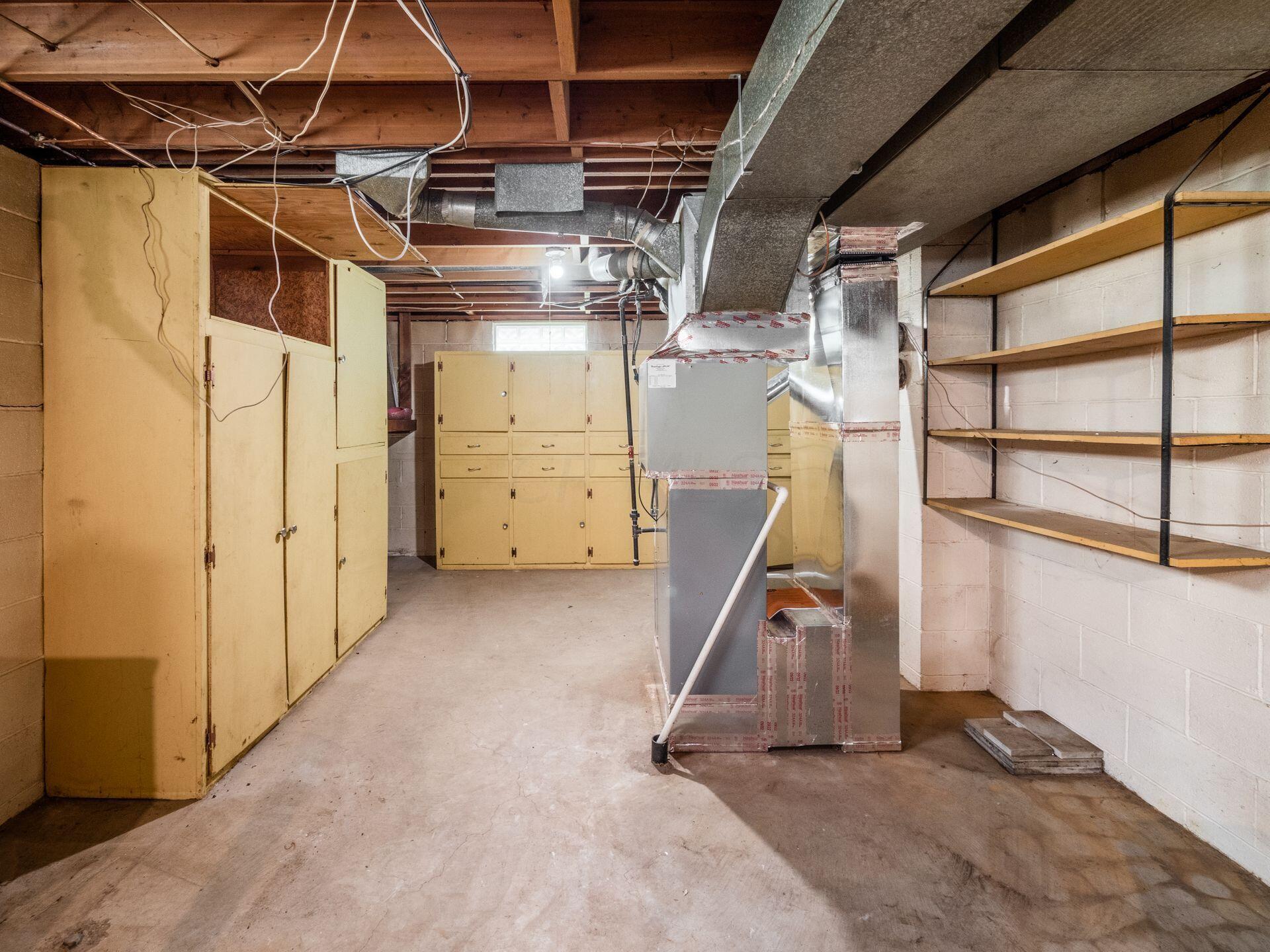 1767 Shady Lane Road Columbus, OH 43227 - Photo 22 of 28 Storage Cabinets