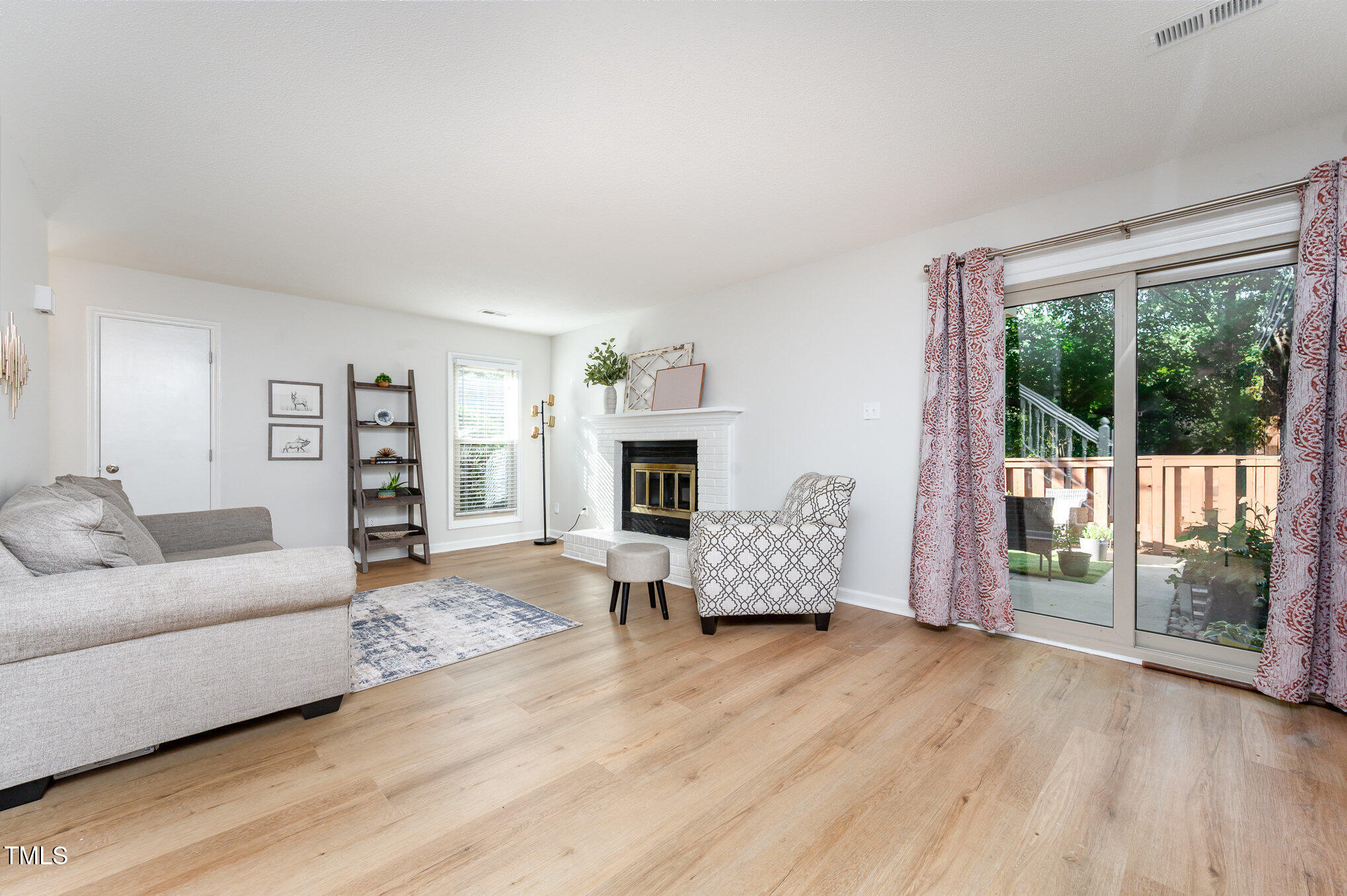 225 Clancy Circle Cary, NC 27511 - Photo 5 of 27 009_file_683