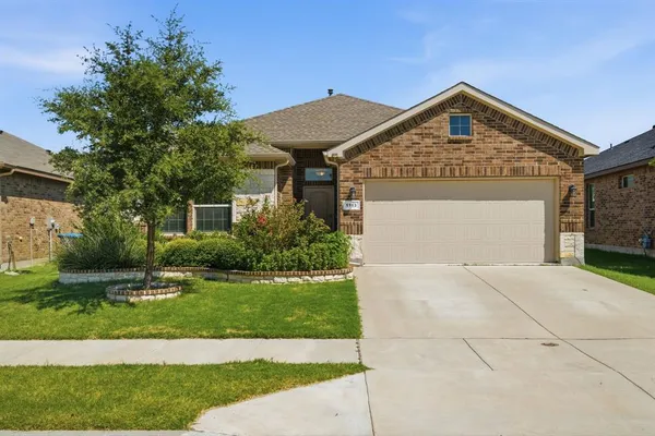 $2,500 | 1113 Twin Brooks Lane, Fort Worth, TX 76177