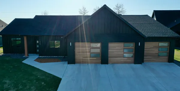 $699,900 | 12989 134th Avenue Northeast, Spicer, MN 56288