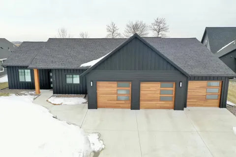 $699,900 | 12989 134th Avenue Northeast, Spicer, MN 56288