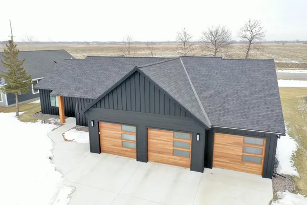 $699,900 | 12989 134th Avenue Northeast, Spicer, MN 56288