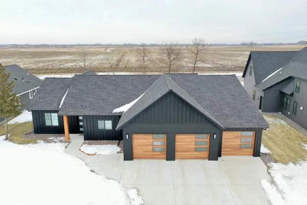 $699,900 | 12989 134th Avenue Northeast, Spicer, MN 56288