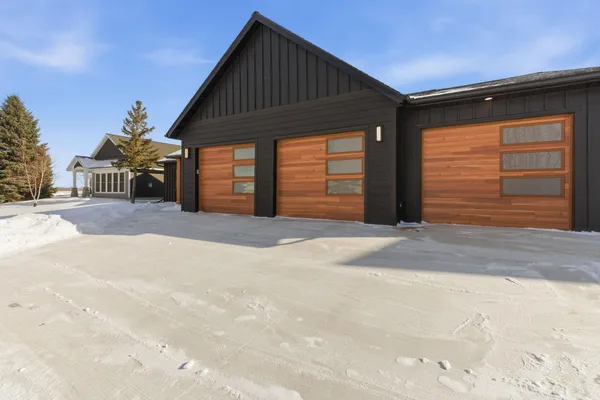 $699,900 | 12989 134th Avenue Northeast, Spicer, MN 56288
