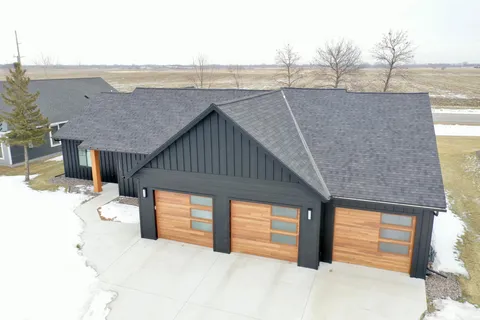 $699,900 | 12989 134th Avenue Northeast, Spicer, MN 56288