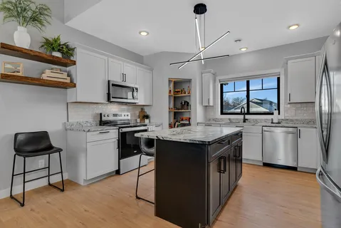 $699,900 | 12989 134th Avenue Northeast, Spicer, MN 56288