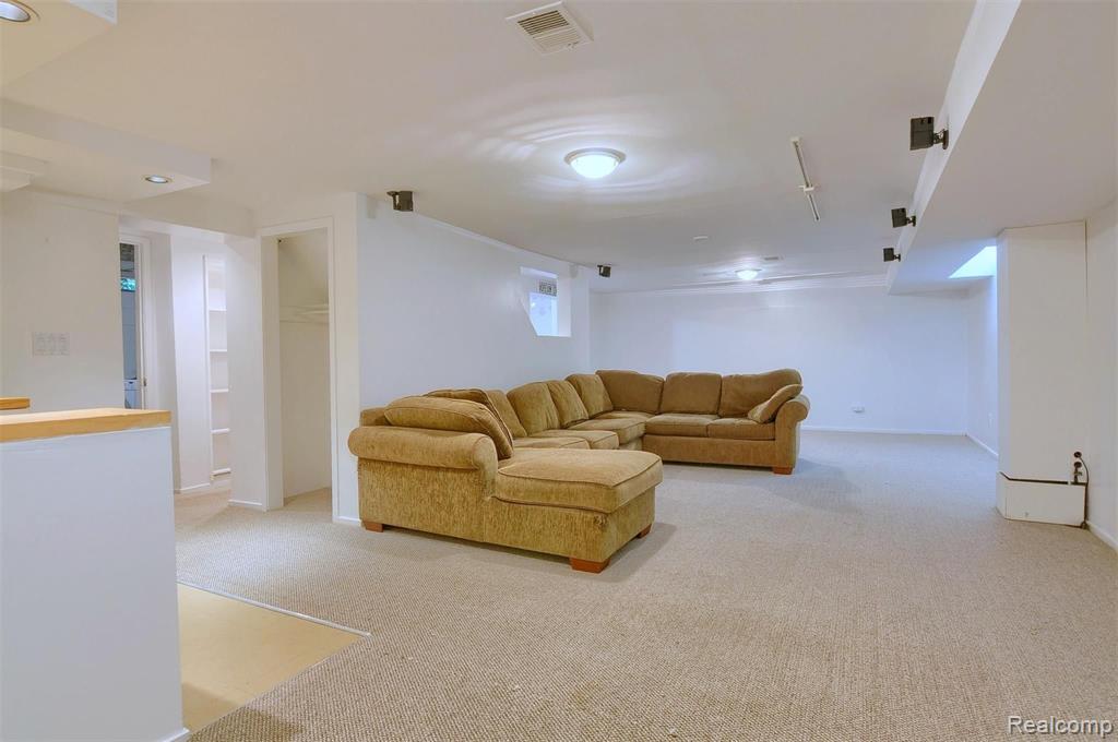 26117 York Road Huntington Woods, MI 48070 - Photo 26 of 32