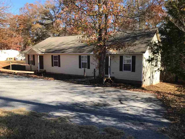 $1,500 | 16017 South Radio Station Road, Unit B, Seneca, SC 29678