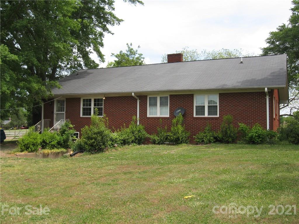 2242 Cold Springs Road Concord, NC 28025 - Photo 4 of 38 Gallery Image 4