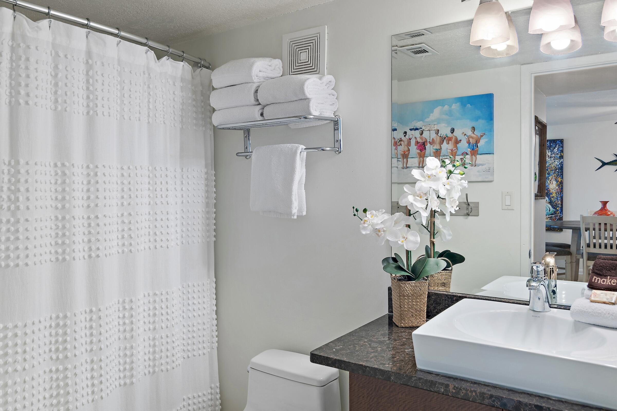 30 Moreno Point Road, Unit 203C Destin, FL 32541 - Photo 26 of 42 Guest Bathroom