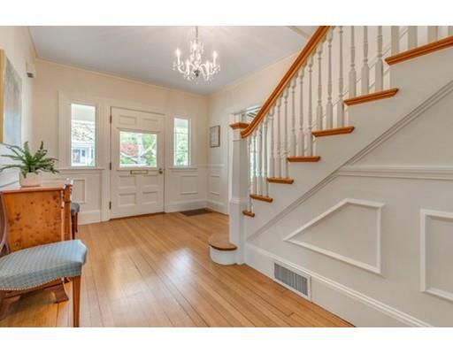 4 Lakeview Road Winchester, MA 01890 - Photo 3 of 30