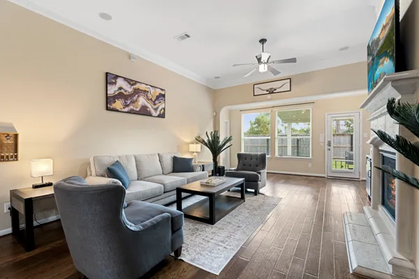 $3,200 | 13306 Misting Falls Lane, Pearland, TX 77584