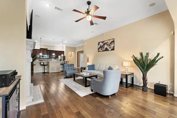 $3,200 | 13306 Misting Falls Lane, Pearland, TX 77584