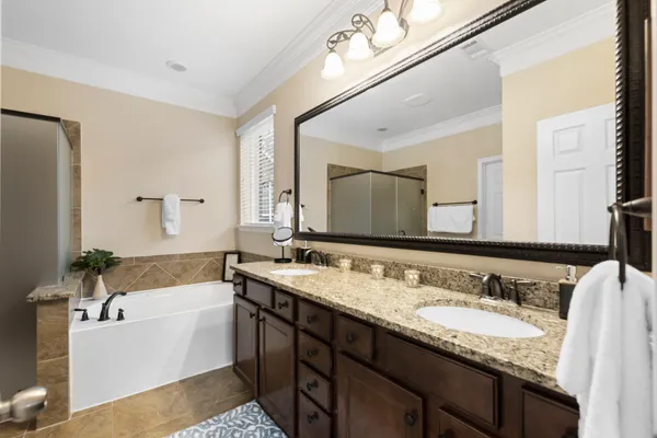 $3,200 | 13306 Misting Falls Lane, Pearland, TX 77584