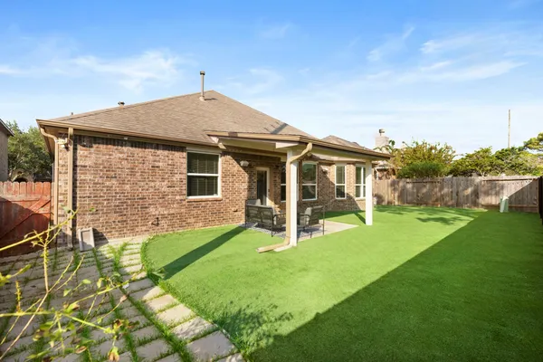 $3,200 | 13306 Misting Falls Lane, Pearland, TX 77584