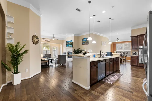 $3,200 | 13306 Misting Falls Lane, Pearland, TX 77584