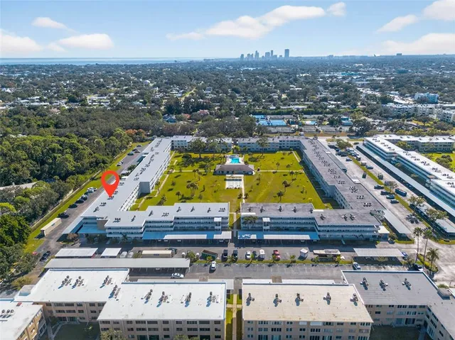 $199,000 | 4880 Locust Street Northeast, Unit 330, St. Petersburg, FL 33703