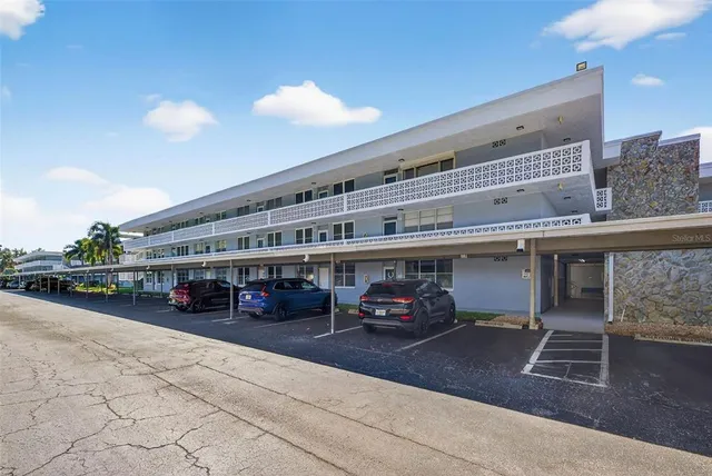 $199,000 | 4880 Locust Street Northeast, Unit 330, St. Petersburg, FL 33703