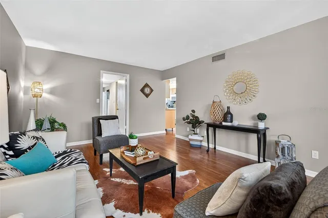 $199,000 | 4880 Locust Street Northeast, Unit 330, St. Petersburg, FL 33703