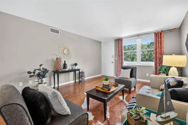 $199,000 | 4880 Locust Street Northeast, Unit 330, St. Petersburg, FL 33703