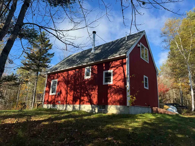 $289,900 | 374 Crank Road, Bloomfield, VT 05905