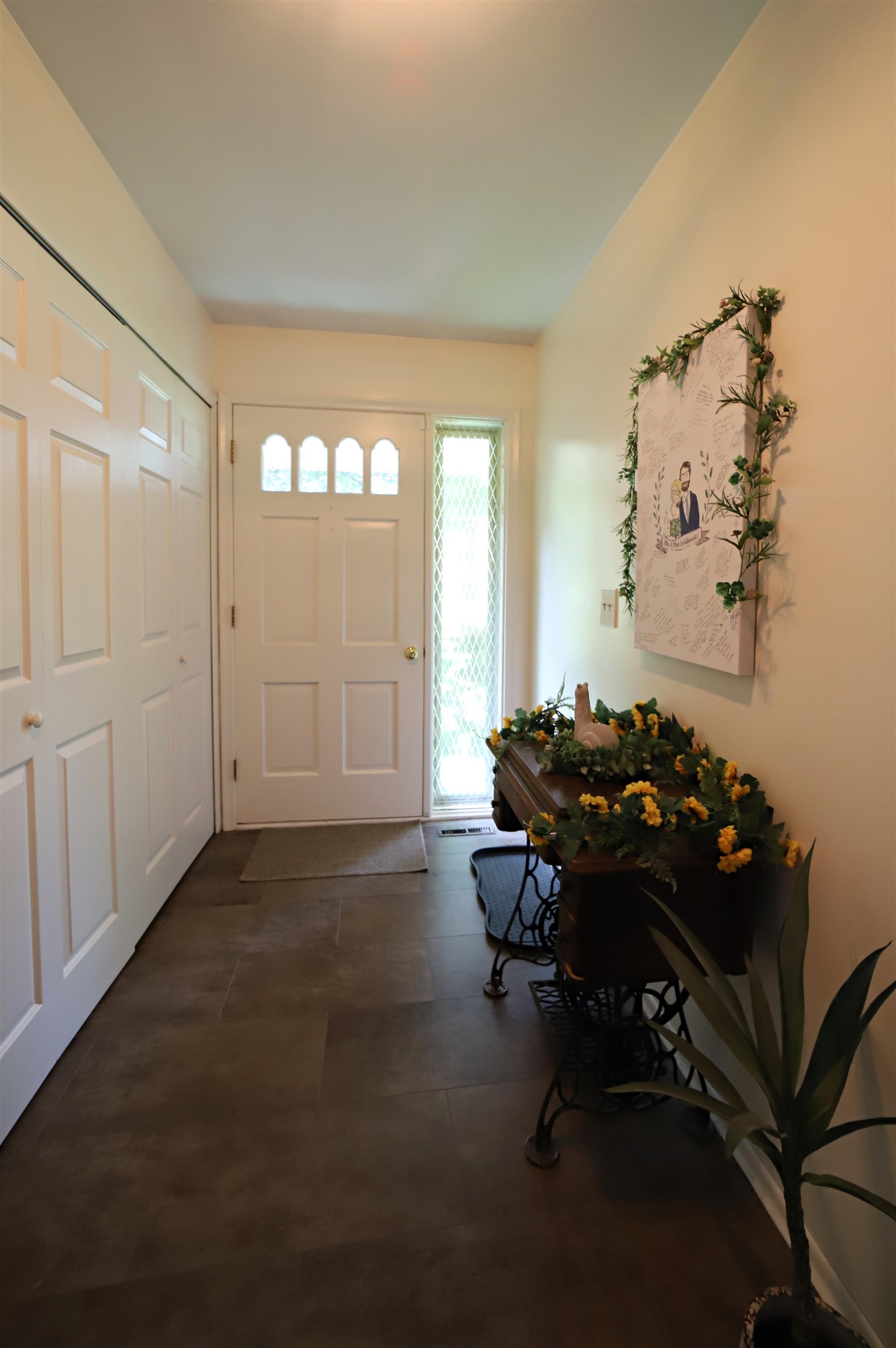 9272 Carpenter Road Flushing, MI 48433 - Photo 3 of 28 50115935-2.JPG
