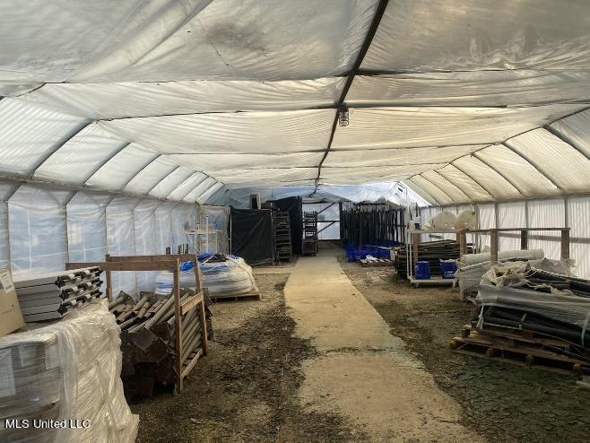 4450 Parsons Road Raymond, MS 39154 - Photo 13 of 66 Greenhouse 13