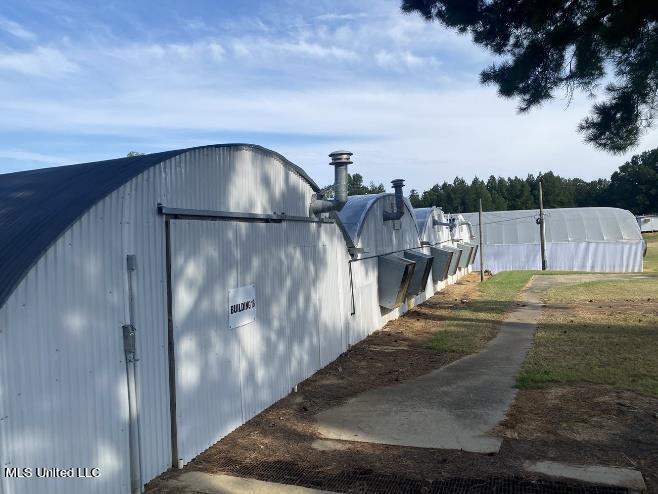 4450 Parsons Road Raymond, MS 39154 - Photo 17 of 66 Greenhouse 9