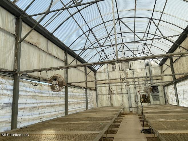 4450 Parsons Road Raymond, MS 39154 - Photo 18 of 66 Greenhouse 8