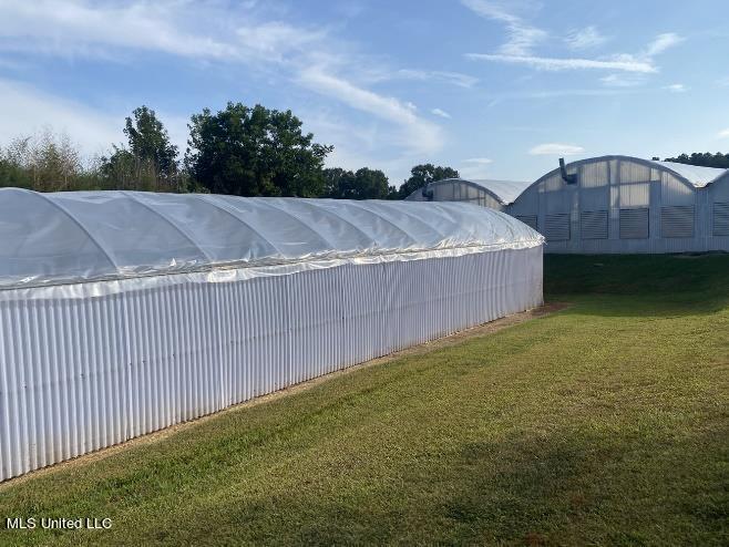 4450 Parsons Road Raymond, MS 39154 - Photo 21 of 66 Greenhouse 15