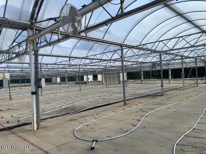 4450 Parsons Road Raymond, MS 39154 - Photo 8 of 66 Greenhouse 2