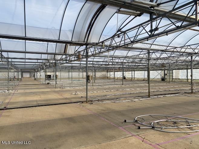 4450 Parsons Road Raymond, MS 39154 - Photo 10 of 66 Greenhouse 4